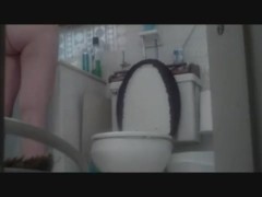 Скрытая камера в кольном туалете
